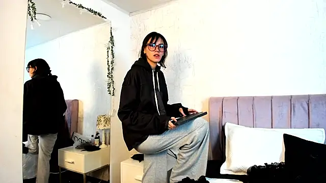 Alis Roze online show from 24, 7, 2026