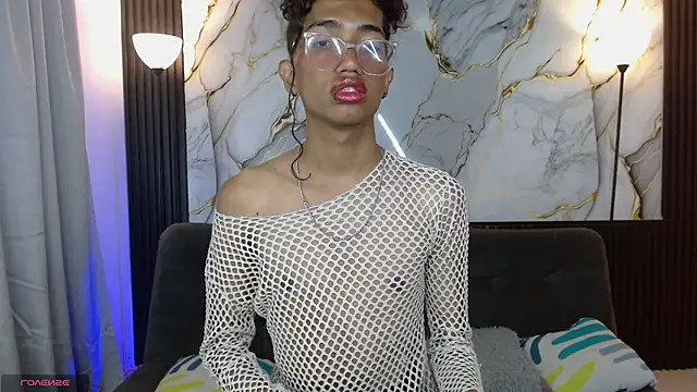 Snapshot of triiangel_latinboy chatting on 11, 5, 2026 triiangel latinboy online show from 11, 5, 2026