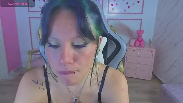 Snapshot of lewii_t chatting on 11, 4, 2026 lewii t online show from 11, 4, 2026