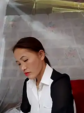  Lyly pussy  online show from 20, 5, 2026