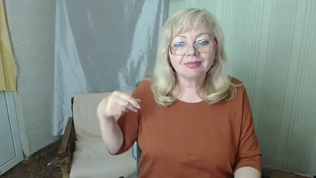 Snapshot of LavandaMay chatting on 12, 5, 2026 LavandaMay online show from 12, 5, 2026