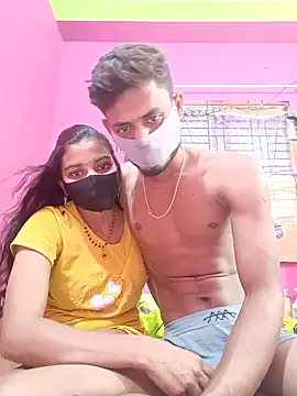 Hot-Couple4 online show from 18, 4, 2026