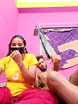 Hot-Couple4 online show from 21, 4, 2026