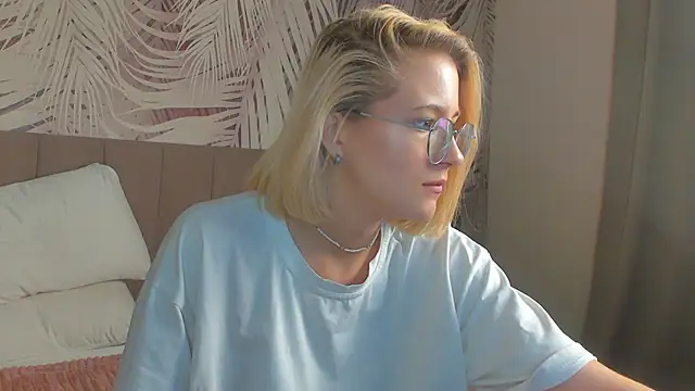 Snapshot of Lizzyvega chatting on 28, 4, 2026 Lizzyvega online show from 28, 4, 2026