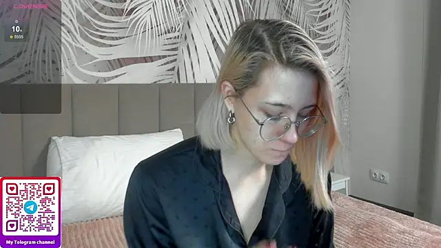 Snapshot of Lizzyvega chatting on 25, 5, 2026 Lizzyvega online show from 25, 5, 2026