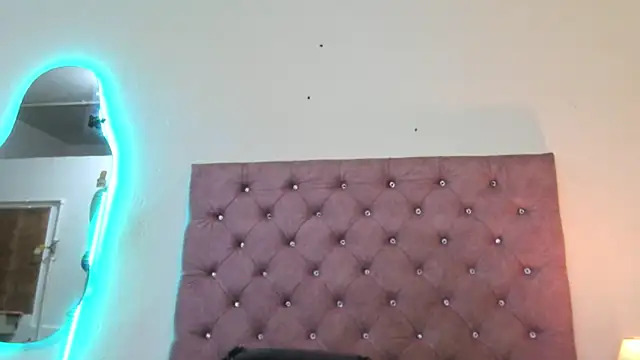 Snapshot of laurenlaine chatting on 21, 5, 2026 laurenlaine online show from 21, 5, 2026