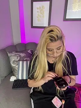 Snapshot of Aliss_Taylor1 chatting on 27, 4, 2026 Aliss Taylor1 online show from 27, 4, 2026