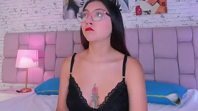 AshleeyRoberts online show from 10, 5, 2026