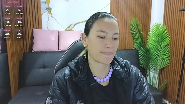 Snapshot of alonddra_tay chatting on 28, 6, 2026 alonddra tay online show from 28, 6, 2026