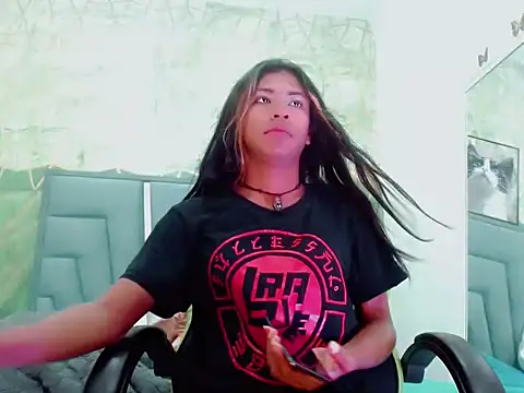 Naomisaenz01 online show from 4, 6, 2026