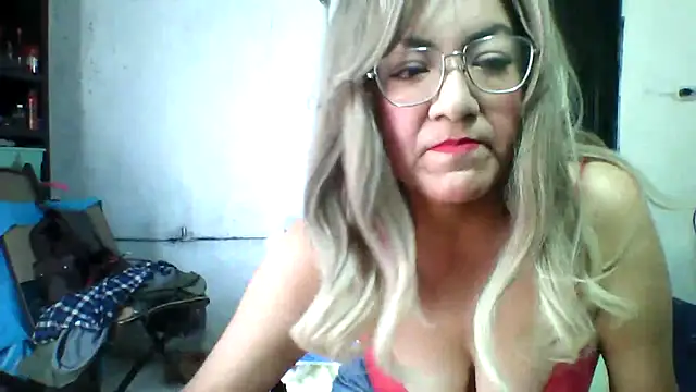 Snapshot of Mich76 chatting on 24, 4, 2026 Mich76 online show from 24, 4, 2026