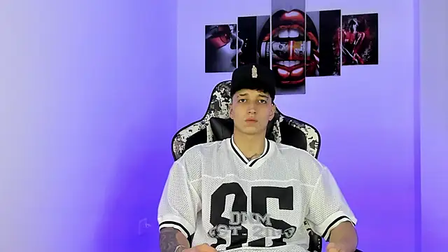 Snapshot of eithan_boy_ chatting on 3, 7, 2026 eithan boy online show from 3, 7, 2026