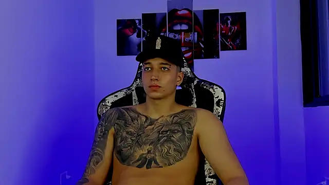 Snapshot of eithan_boy_ chatting on 7, 7, 2026 eithan boy online show from 7, 7, 2026