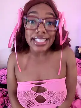 ChocolatCoveredStrawberry online show from 10, 4, 2026