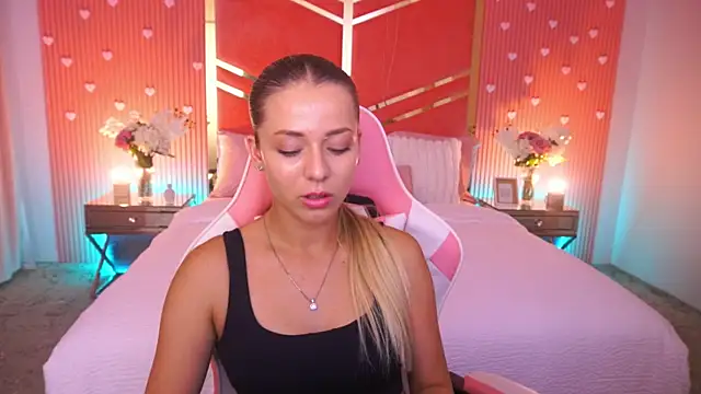 Snapshot of DoveLovee chatting on 14, 7, 2026 DoveLovee online show from 14, 7, 2026