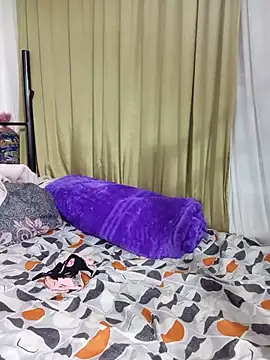 HotBabe 04 online show from 28, 5, 2026