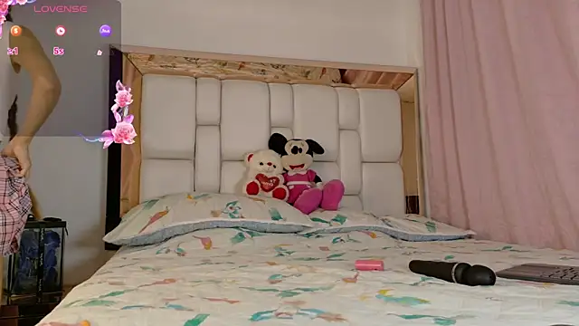 AmbarRossi online show from 17, 4, 2026