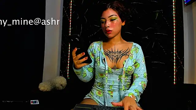 Snapshot of Ashnikko___ chatting on 19, 6, 2026 Ashnikko online show from 19, 6, 2026