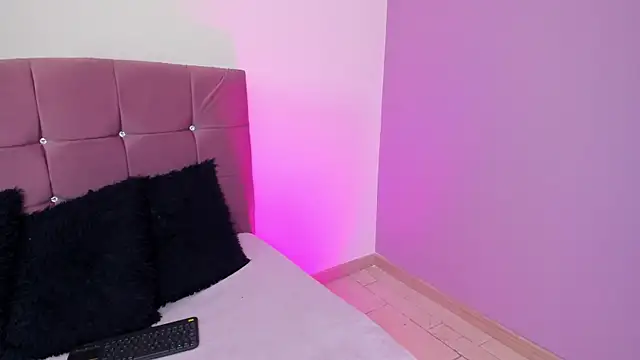 Snapshot of Flor_pink chatting on 24, 4, 2026 Flor pink online show from 24, 4, 2026