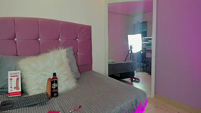 Snapshot of Flor_pink chatting on 27, 5, 2026 Flor pink online show from 27, 5, 2026
