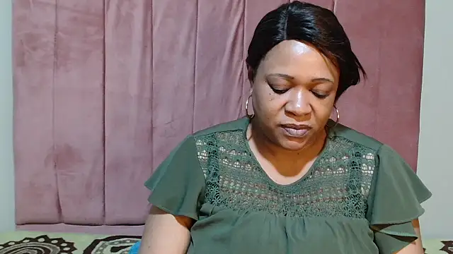 Snapshot of BUSTYQUEEN56_ chatting on 5, 6, 2026 BUSTYQUEEN56 online show from 5, 6, 2026