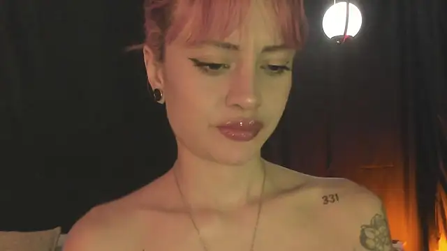 Miiaa Stonee online show from 23, 4, 2026