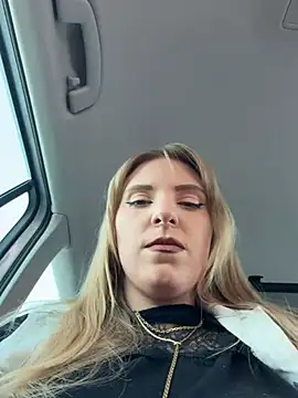 Snapshot of Tiffy_Rosee chatting on 4, 5, 2026 Tiffy Rosee online show from 4, 5, 2026