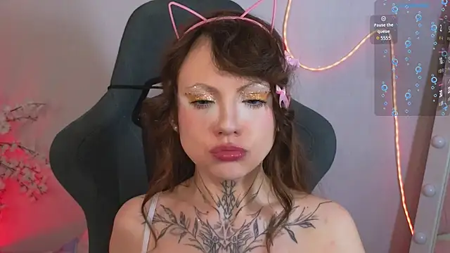 EricaMoonn online show from 21, 4, 2026