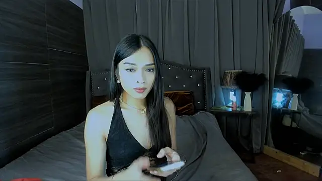 Snapshot of CharlotteFlare chatting on 9, 7, 2026 CharlotteFlare online show from 9, 7, 2026