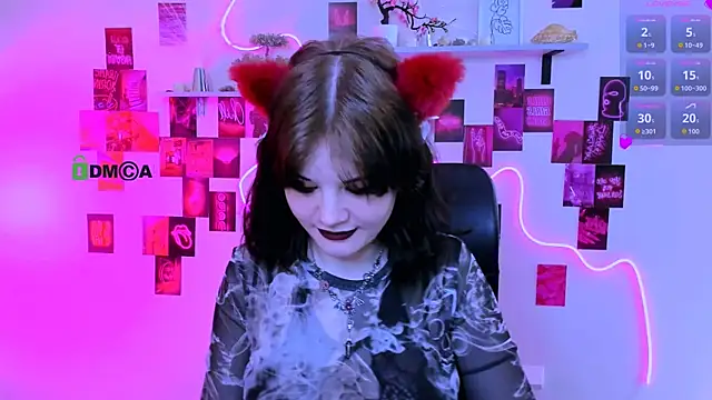 nikki kiss  online show from 13, 5, 2026