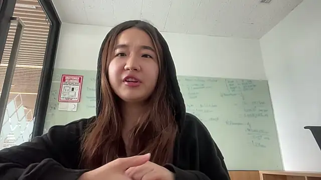 Snapshot of MalloryAlpis chatting on 16, 4, 2026 MalloryAlpis online show from 16, 4, 2026