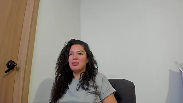 Snapshot of MiaRouseex chatting on 15, 5, 2026 MiaRouseex online show from 15, 5, 2026