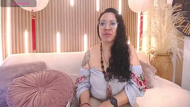 Velvet Curly online show from 30, 6, 2026