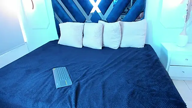 Molly Sweet   online show from 15, 4, 2026