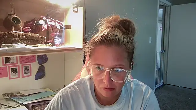 MUSCLEMOMMY1365 online show from 23, 4, 2026