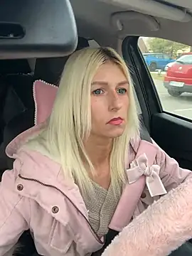 Snapshot of barbiplaymate chatting on 10, 3, 2025 barbiplaymate online show from 10, 3, 2025