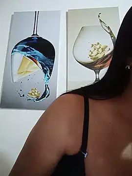 Silvana2927 online show from 13, 5, 2026