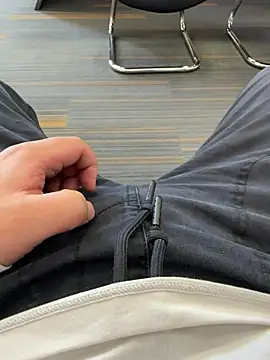 Snapshot of Justin-JYZ chatting on 14, 4, 2026 Justin-JYZ online show from 14, 4, 2026