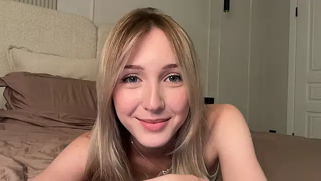 Snapshot of Kattie_Petite chatting on 9, 7, 2026 Kattie Petite online show from 9, 7, 2026