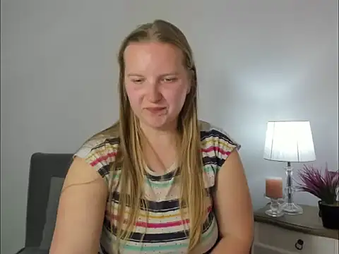Snapshot of RoseTeacherX chatting on 24, 4, 2026 RoseTeacherX online show from 24, 4, 2026