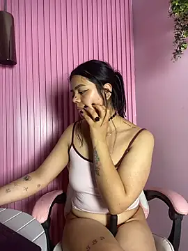 Snapshot of DammCherry chatting on 15, 4, 2026 DammCherry online show from 15, 4, 2026