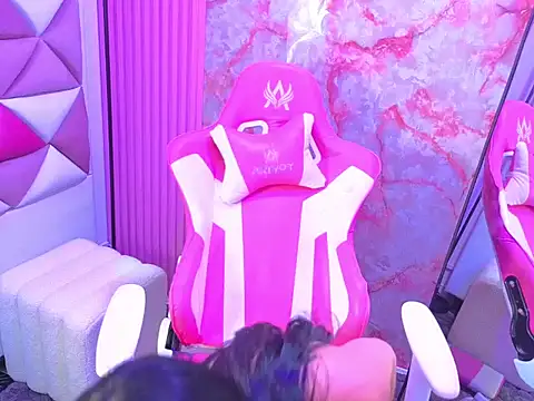 Lucy Owen26 online show from 18, 4, 2026