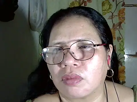 HottyCurlyPeanut online show from 10, 5, 2026