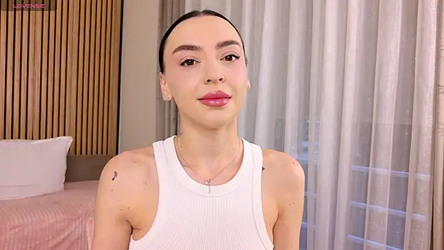 Snapshot of AlissaMarks chatting on 4, 6, 2026 AlissaMarks online show from 4, 6, 2026