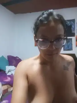 Snapshot of LunaArias chatting on 21, 6, 2026 LunaArias online show from 21, 6, 2026