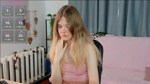 Glitch Doll online show from 27, 5, 2026
