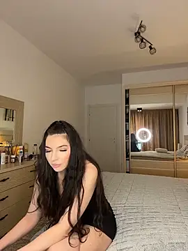 Snapshot of CandyElla_ chatting on 17, 5, 2026 CandyElla online show from 17, 5, 2026