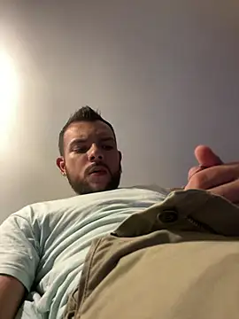 Snapshot of Simon_Brown chatting on 17, 5, 2026 Simon Brown online show from 17, 5, 2026