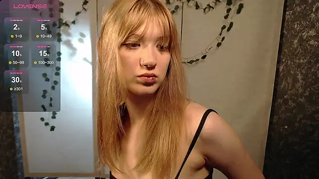 Snapshot of Lina_Wi chatting on 30, 4, 2026 Lina Wi online show from 30, 4, 2026