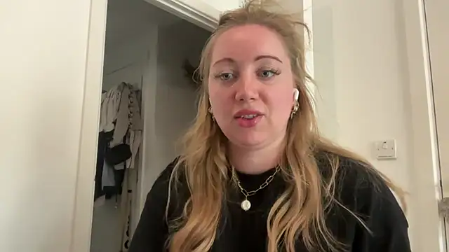 Snapshot of arielsweetieee chatting on 10, 6, 2026 arielsweetieee online show from 10, 6, 2026
